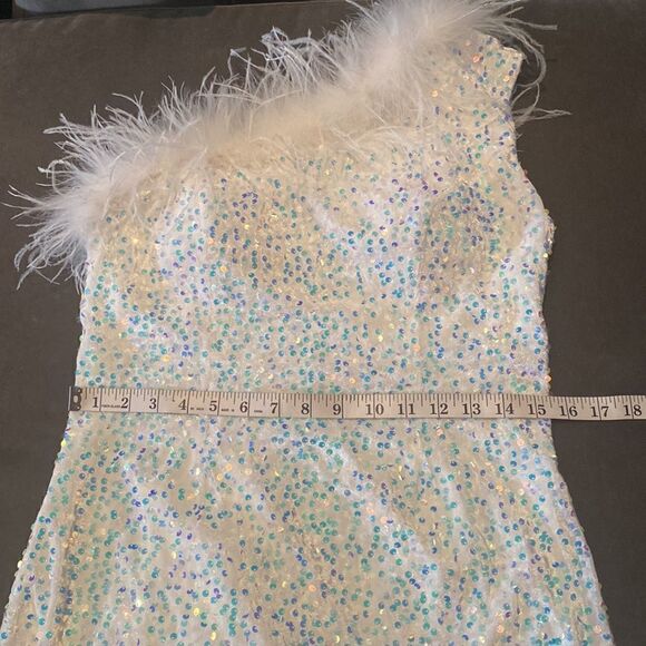 White Short Feather Sequin One Shoulder Prom Party Dress CorsetBack Size 12 NWOT - Picture 10 of 12